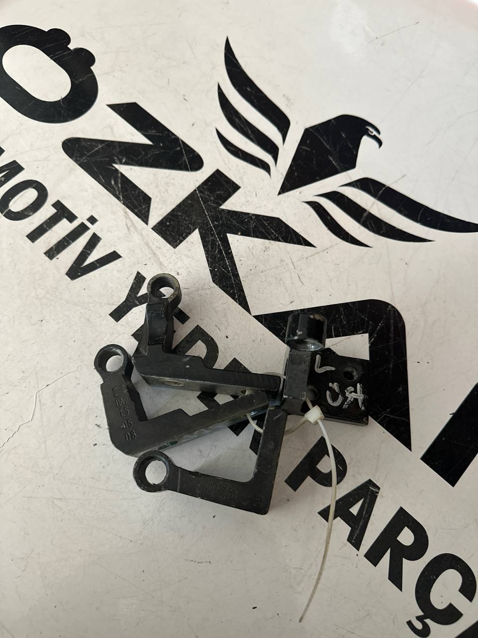 Seat Leon MK2 - Altea - Toledo Sağ Ön Üst Kapı Menteşesi (OEM: 5P0831402A)